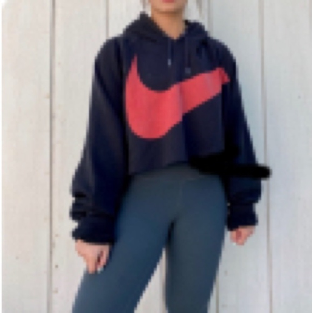 Cropped Nike Big Swoosh Hoodie